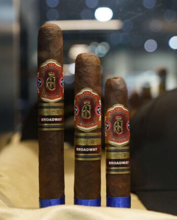 Crowned Heads Broadway Robusto Single